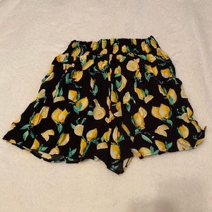 MOVING sale 3/$20 5/$25 PINK smocked lemon shorts